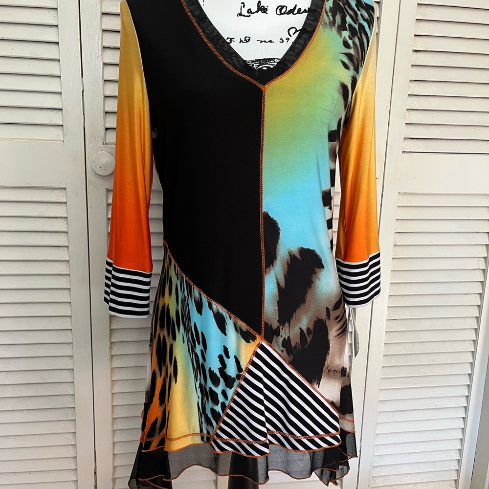 NWT Frank Lyman Design Black and Orange Animal Print Tunic